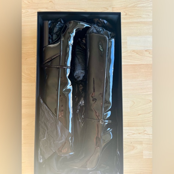 AUTHENTIC Saint Laurent Knee-High Vernice Grupy Boots in Color Nero, size 36+ - Picture 3 of 11